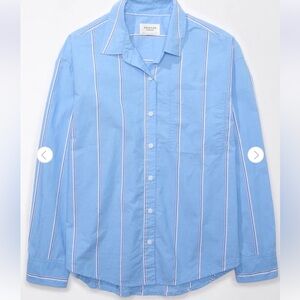 American Eagle woman’s everyday button up shirt. Size xxl.
